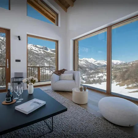 Artemis - Ovo Network Chalet
